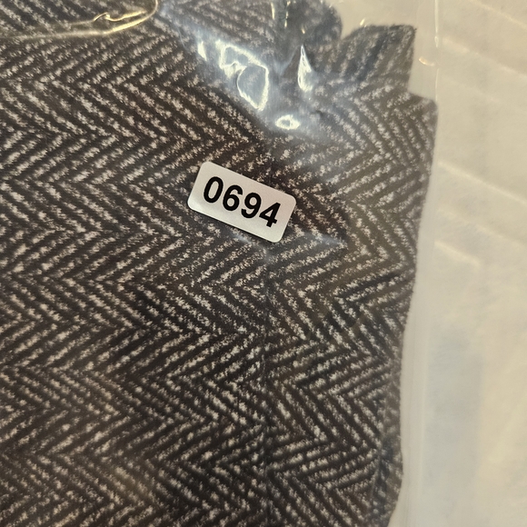 Lululemon Athletica Black and Gray Leggings - Picture 11 of 12